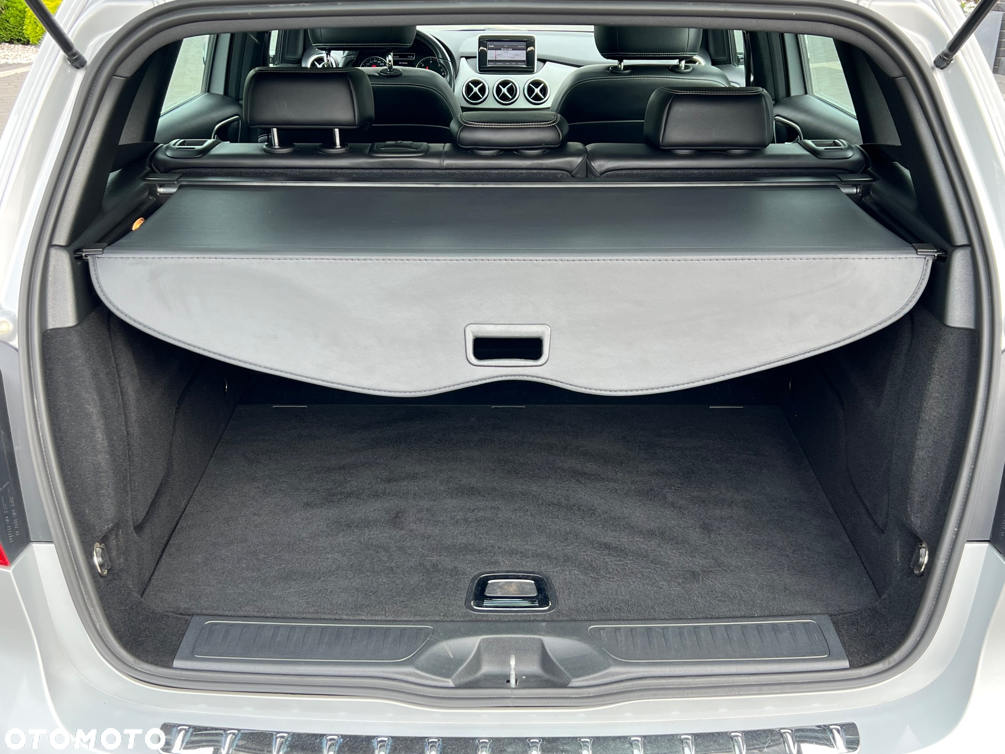 Mercedes-Benz Klasa B 180 CDI (BlueEFFICIENCY) - 36
