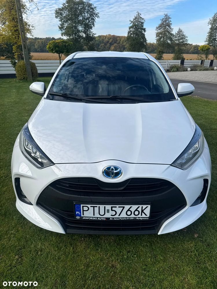 Toyota Yaris Hybrid 100 Selection - 2