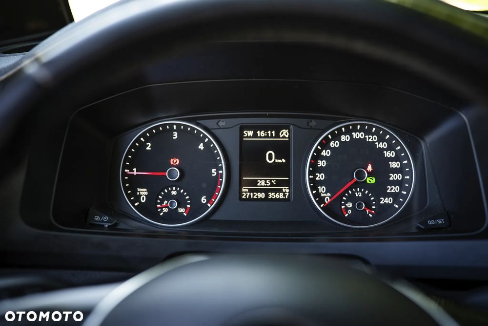 Volkswagen Multivan - 13