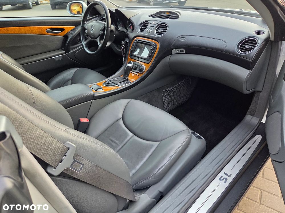 Mercedes-Benz SL - 15