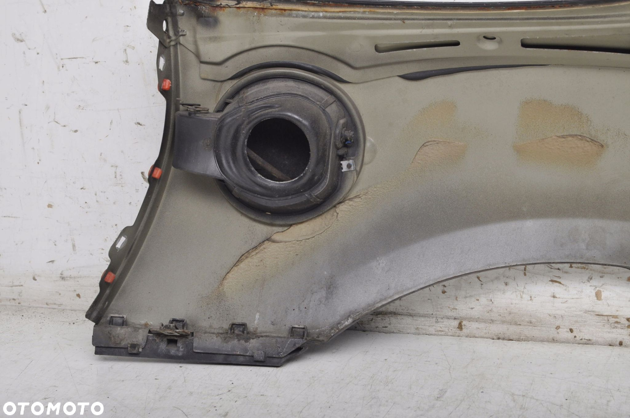 BMW E85 BŁOTNIK PRAWY TYŁ - 12