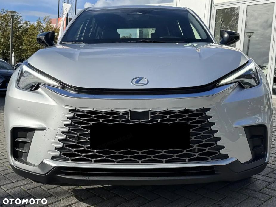 Lexus LBX - 2
