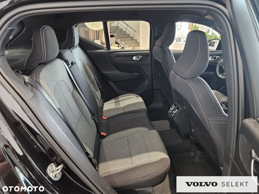 Volvo XC 40 - 25
