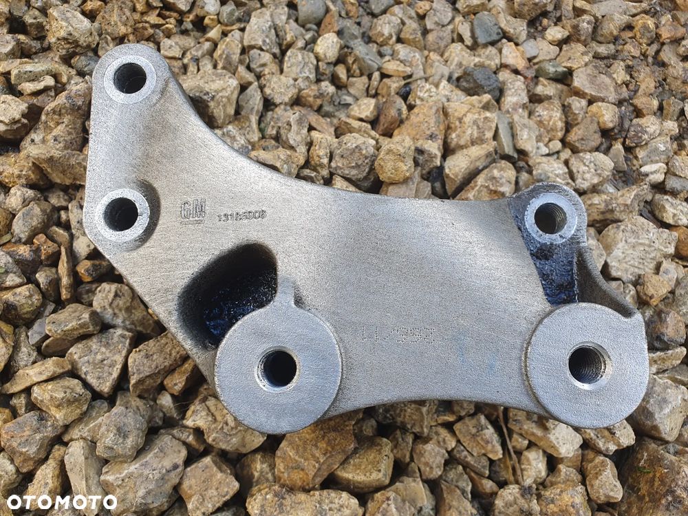 OPEL CORSA D 1.2 ŁAPA WSPORNIK MOCOWANIE SKRZYNI 13185906 POSIADAM 2 SZT - 3