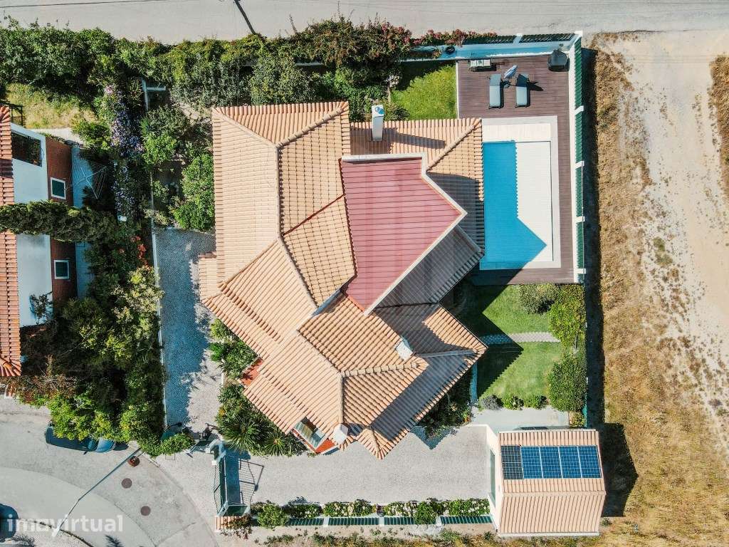 Moradia T4 com Piscina - Almoinha - Grande imagem: 4/54