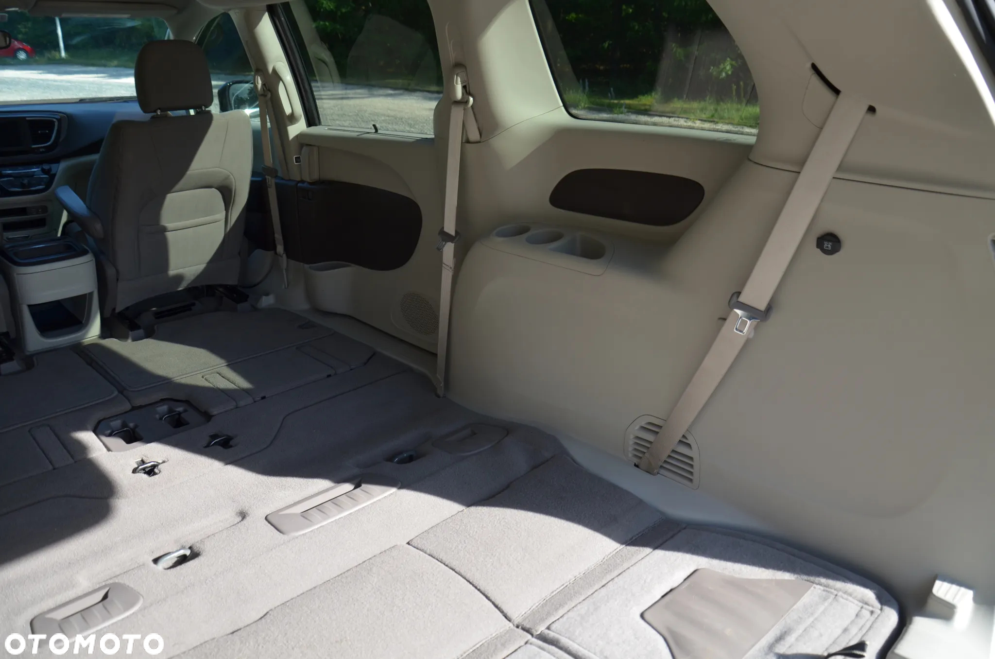 Chrysler Pacifica - 26