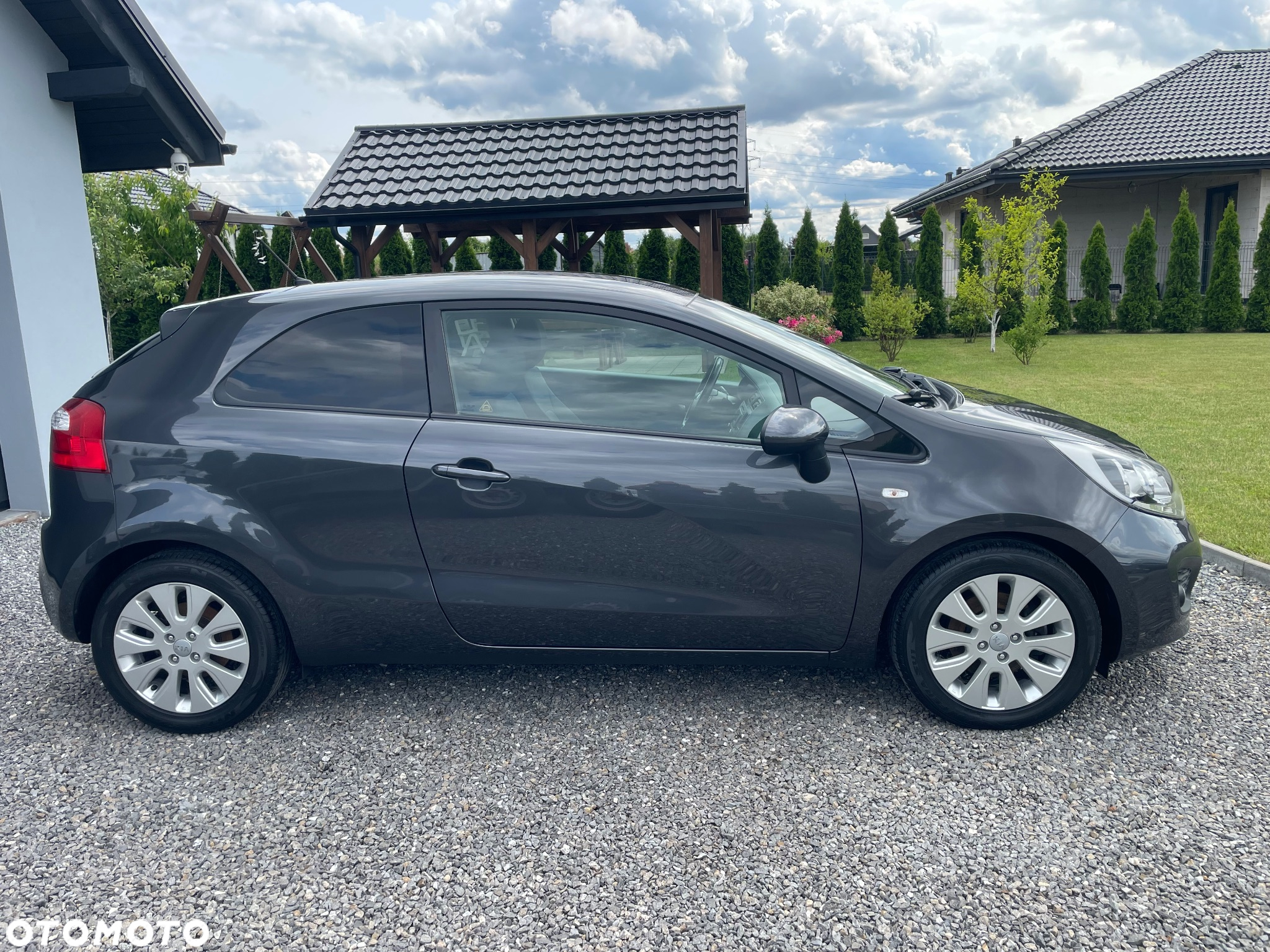 Kia Rio 1.2 Fifa World Cup Edition - 3