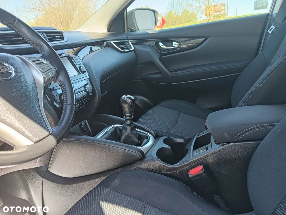 Nissan Qashqai 1.2 DIG-T N-Vision - 21