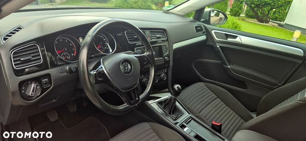 Volkswagen Golf - 15