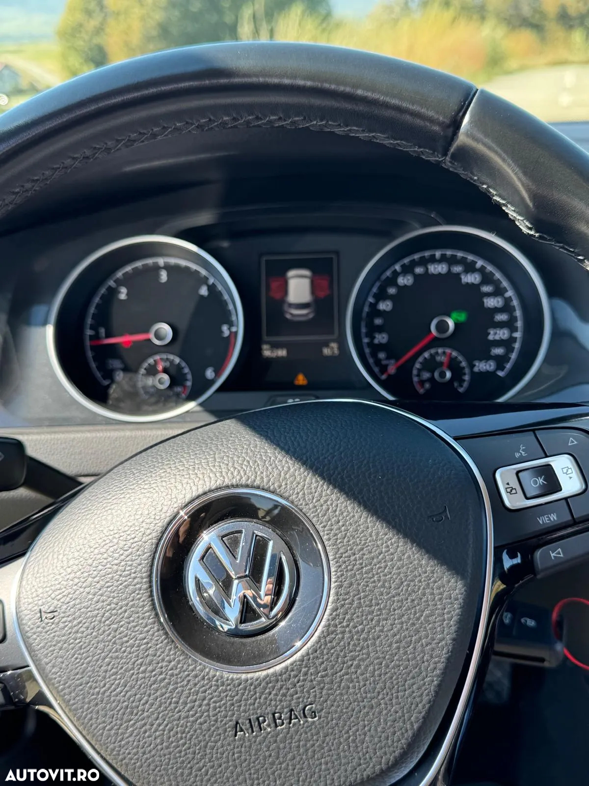 Volkswagen Golf 1.6 TDI DSG Comfortline - 2