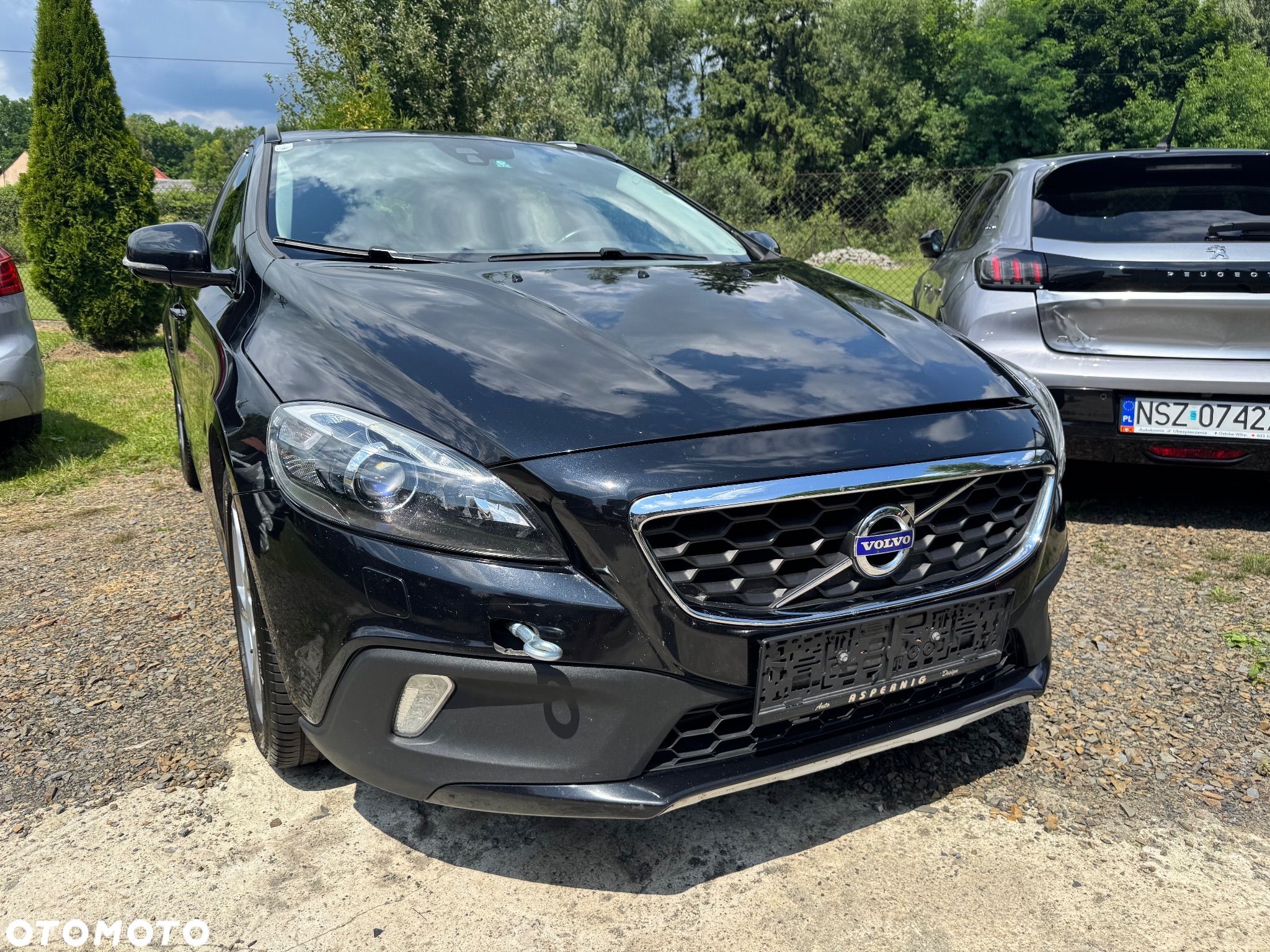 Volvo V40 Cross Country D3 Momentum - 1