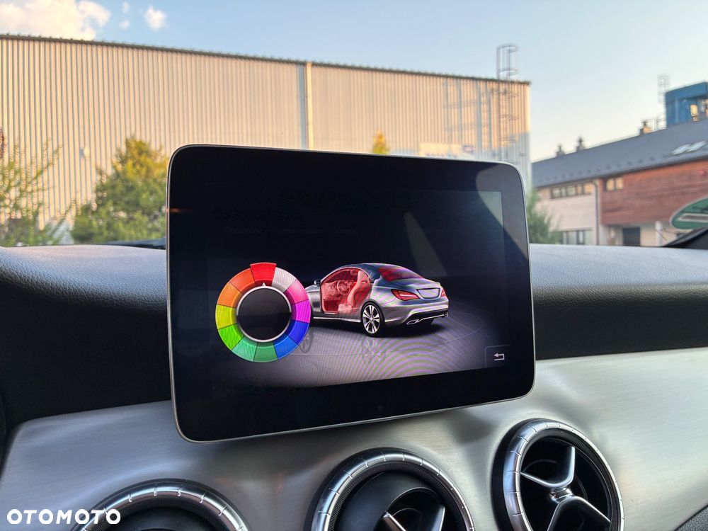 Mercedes-Benz CLA 180 AMG Line - 24