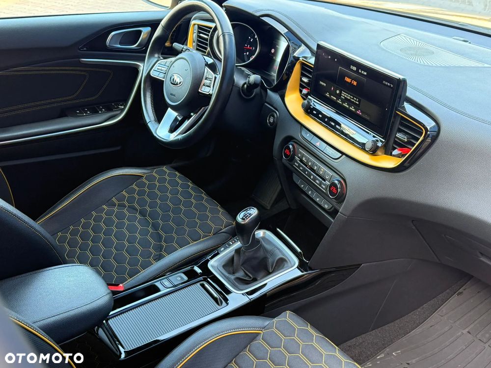 Kia XCeed 1.5 T-GDI Business Line - 34