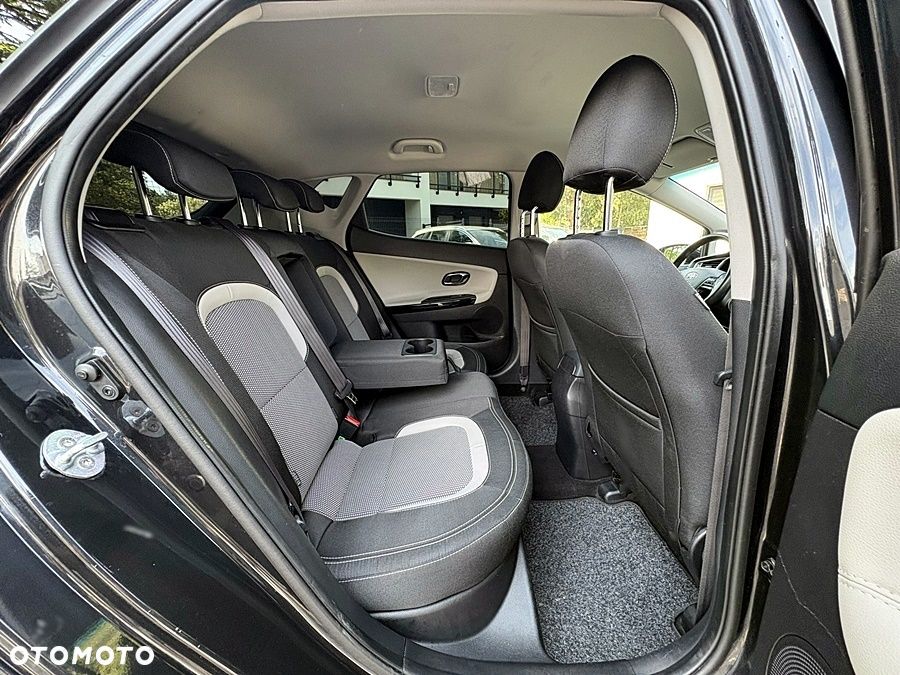 Kia Ceed 1.4 CVVT Dream-Team Edition - 19