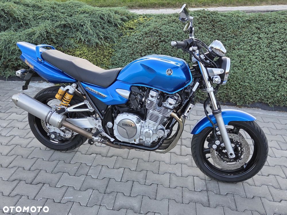 Yamaha XJR - 10