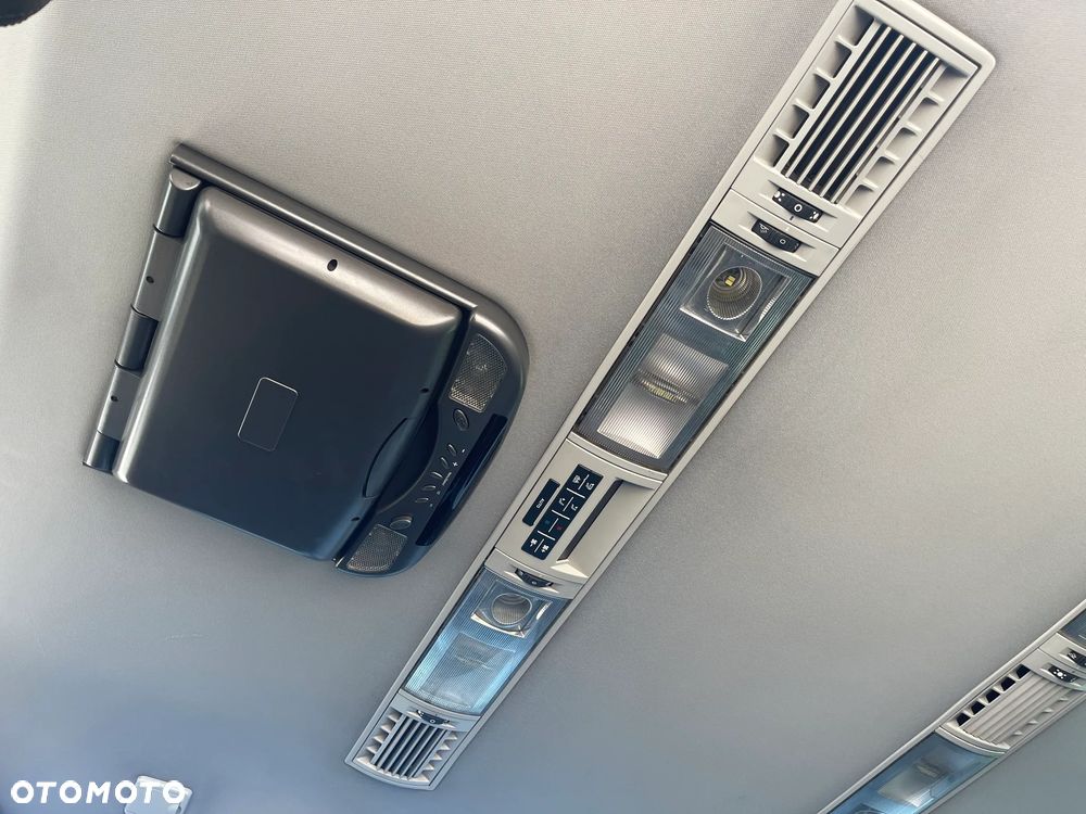 Volkswagen Multivan - 13