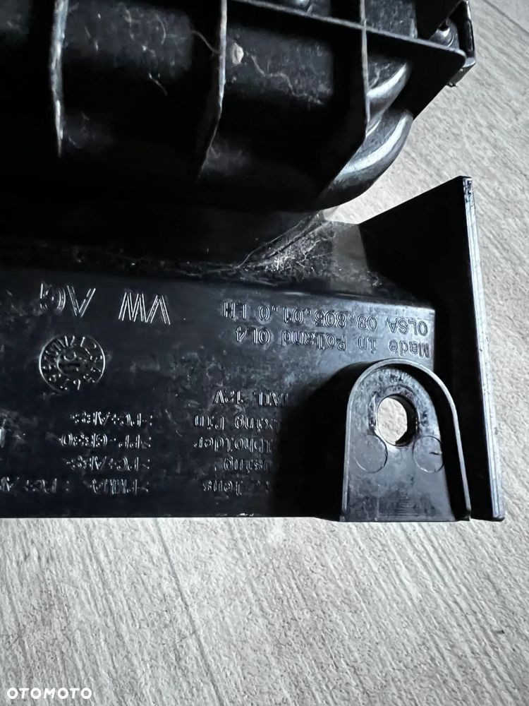 VW CADDY 2K7 LAMPY TYŁ LEWA JAK NOWA - 3