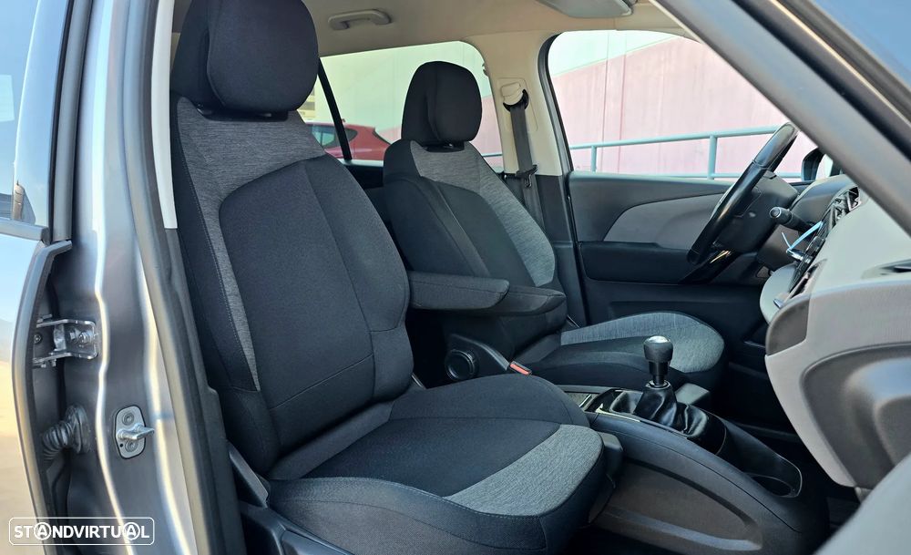 Citroën C4 Grand Picasso PureTech 130 Stop&Start FEEL - 29