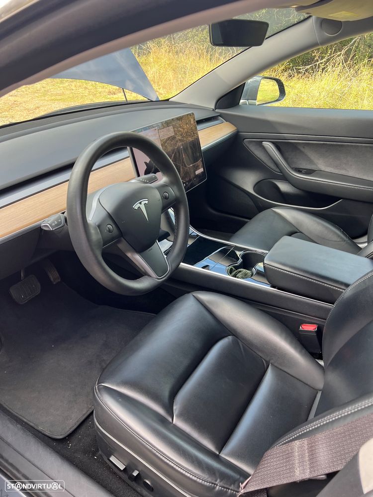 Tesla Model 3 — photo 5