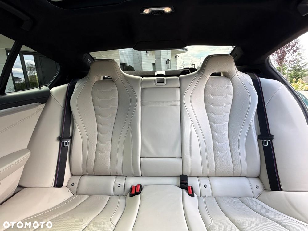 BMW Seria 8 - 14