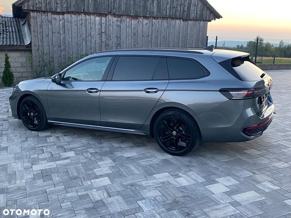 Volkswagen Passat Variant 2.0 TDI SCR DSG R-Line - 15