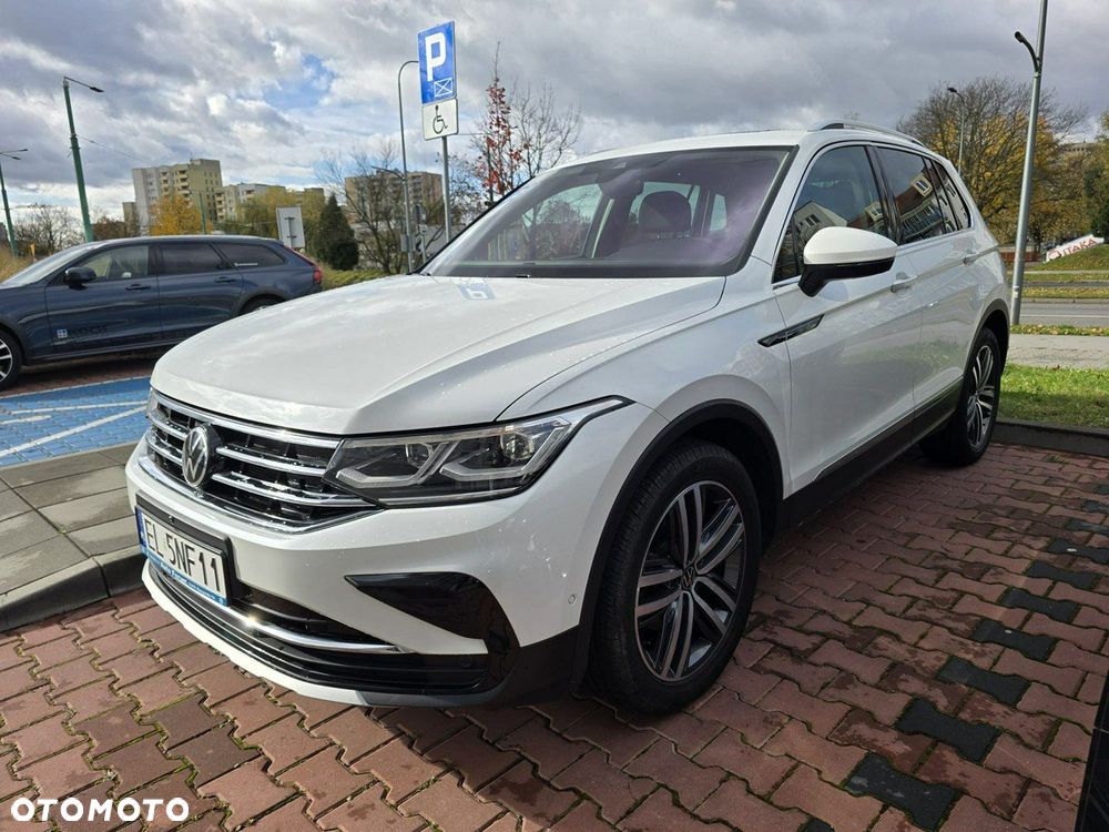 Volkswagen Tiguan - 1