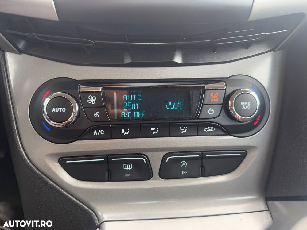 Ford Focus 1.6 TDCI DPF Ambiente - 13