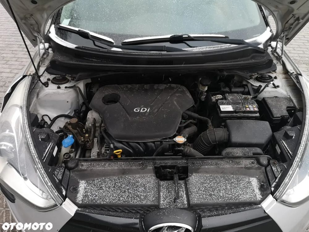 Hyundai Veloster 1.6 GDI Premium - 4