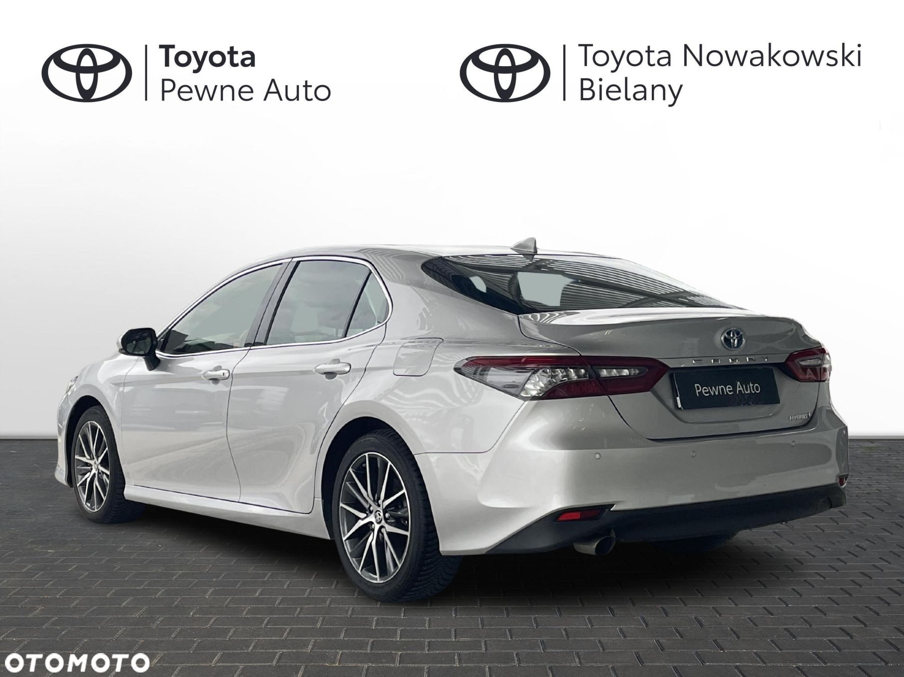 Toyota Camry - 3