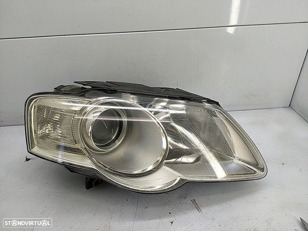 Farol Direito Volkswagen Passat Variant (3C5) - 1
