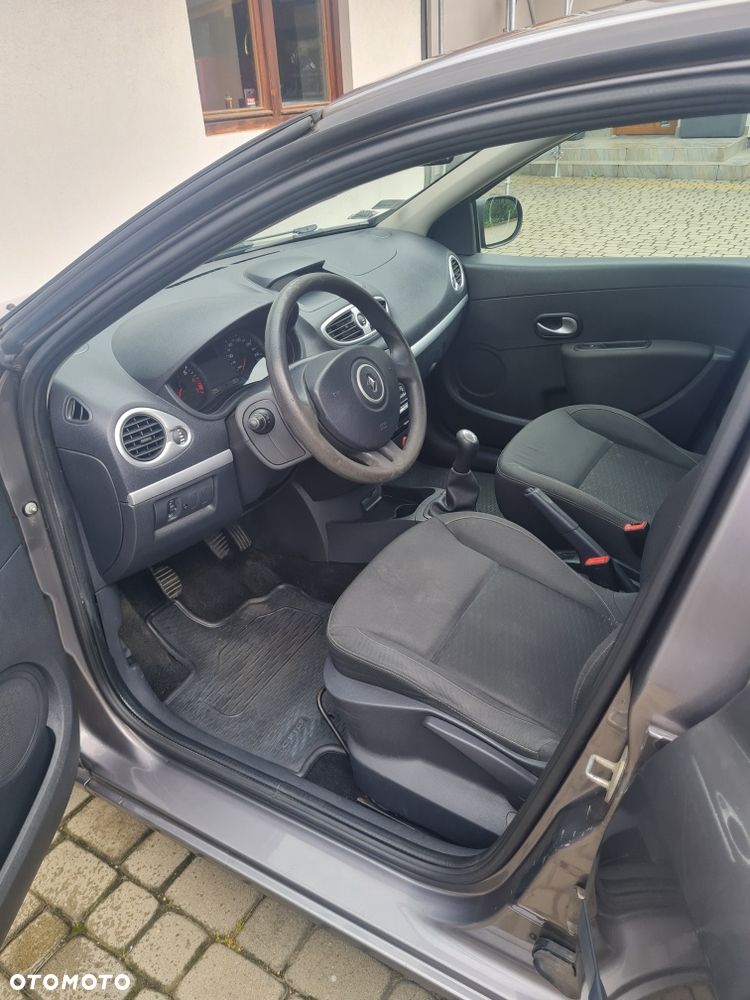 Renault Clio - 6