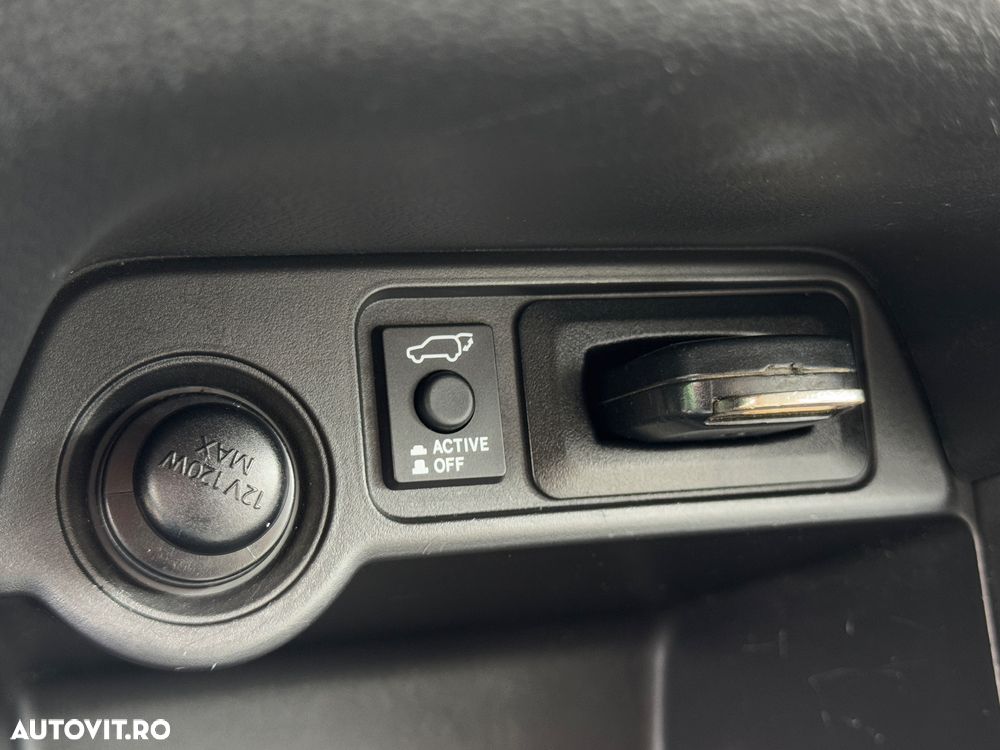 Mitsubishi Outlander 2.0 4WD Top - 24