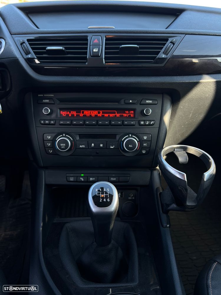 BMW X1 16 d sDrive Line Sport - 16