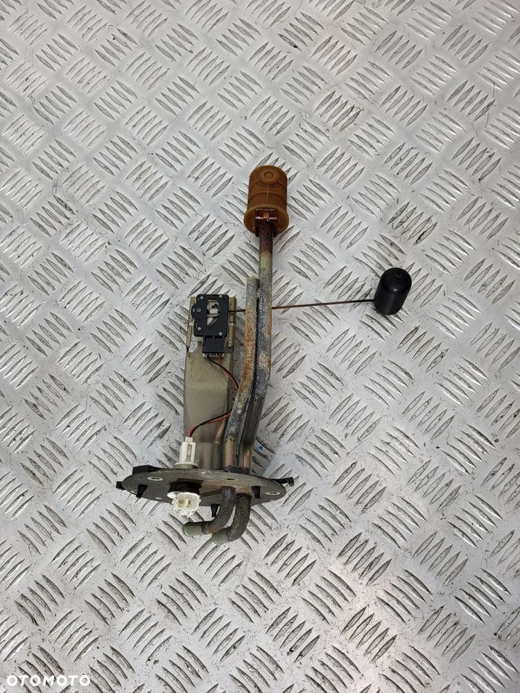 Mitsubishi L200 IV 2.5 Pompa Pływak Paliwa - 1