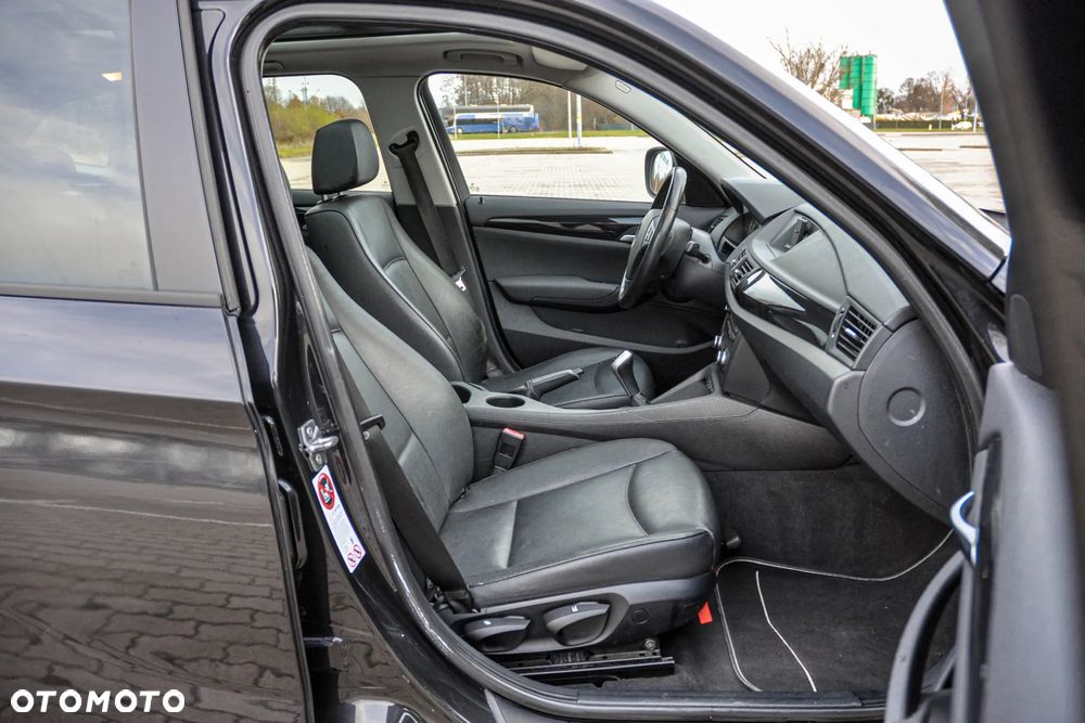 BMW X1 xDrive18d - 11