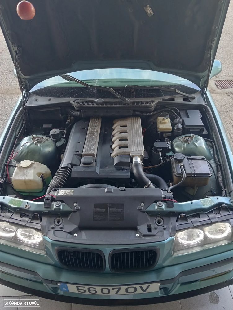 BMW 325 - 4