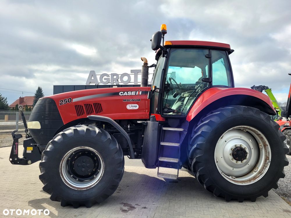 Case IH MAGNUM 250 - 11