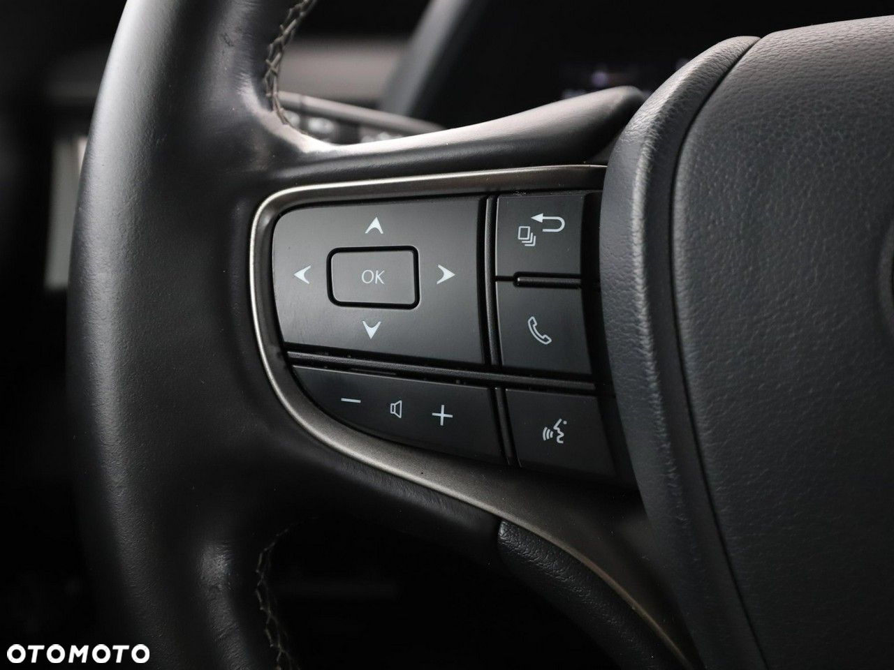 Lexus UX 250h Prestige 2WD - 33
