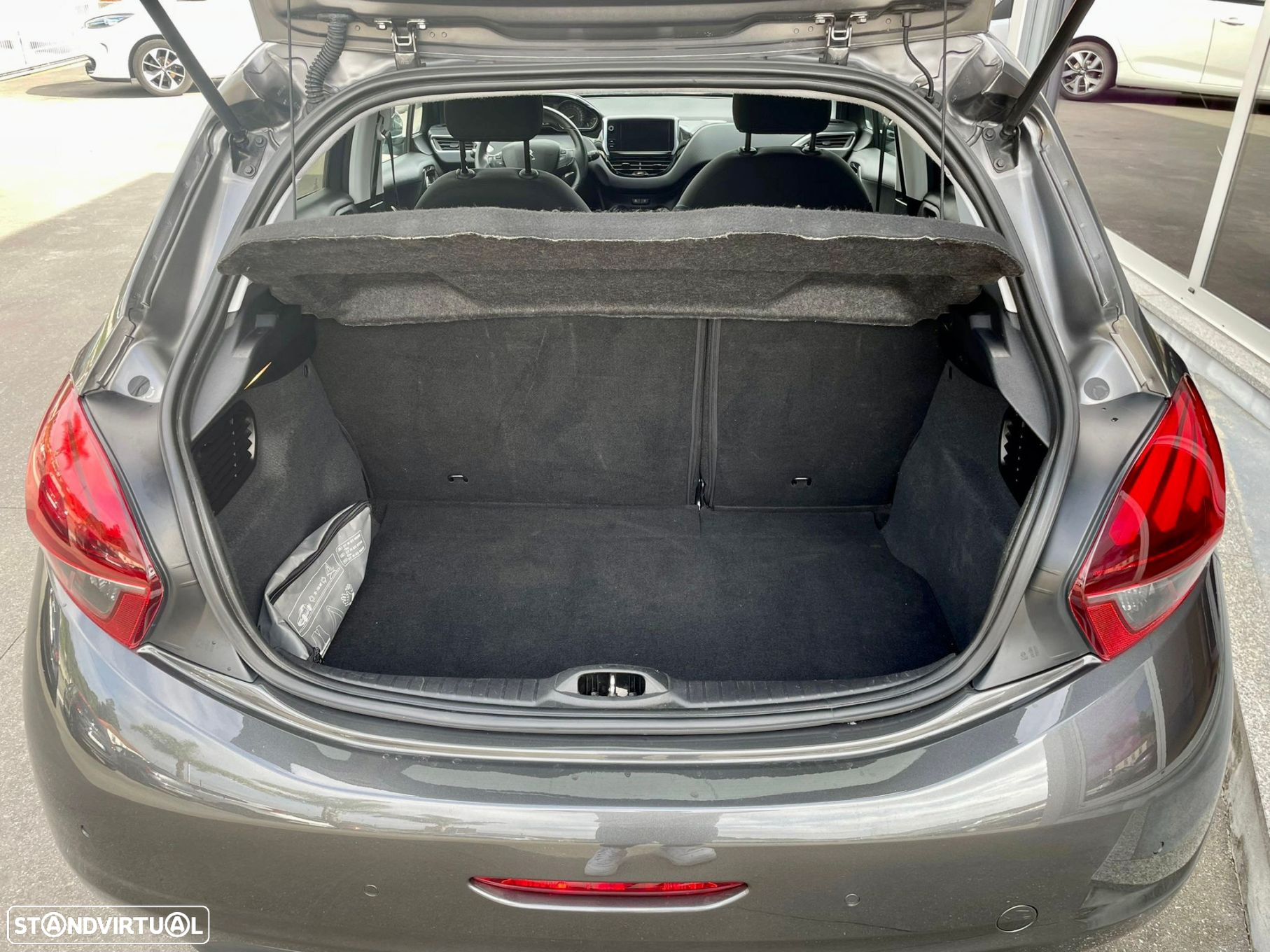 Peugeot 208 1.2 PureTech Style - 11