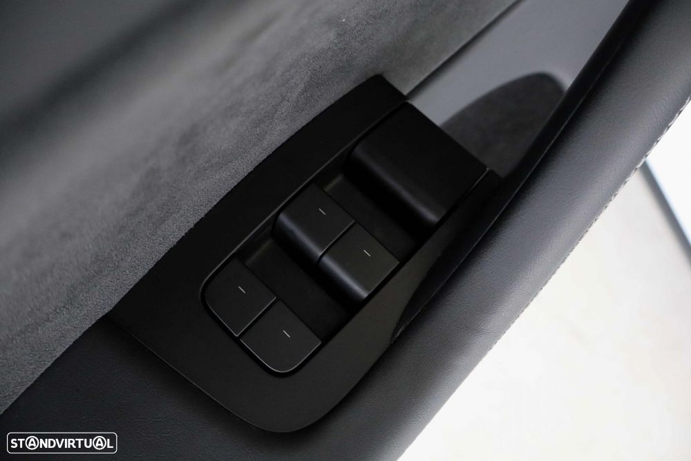 Tesla Model Y Long Range Tração Integral - 14