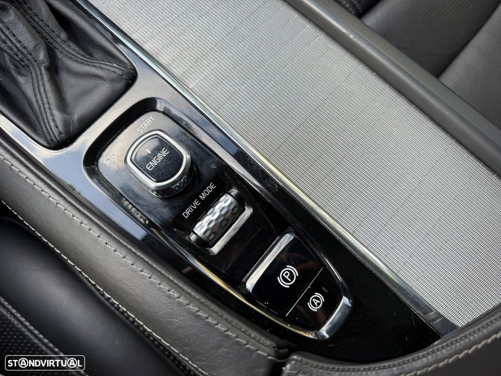 Volvo XC 90 2.0 D5 Inscription AWD - 23