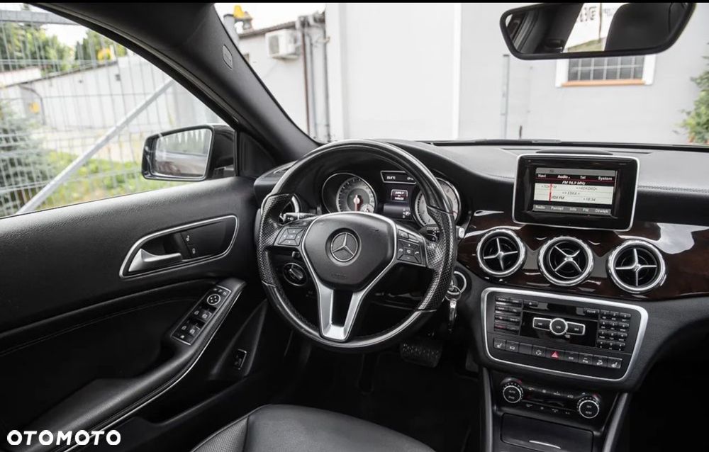 Mercedes-Benz GLA 250 4Matic 7G-DCT AMG Line - 26