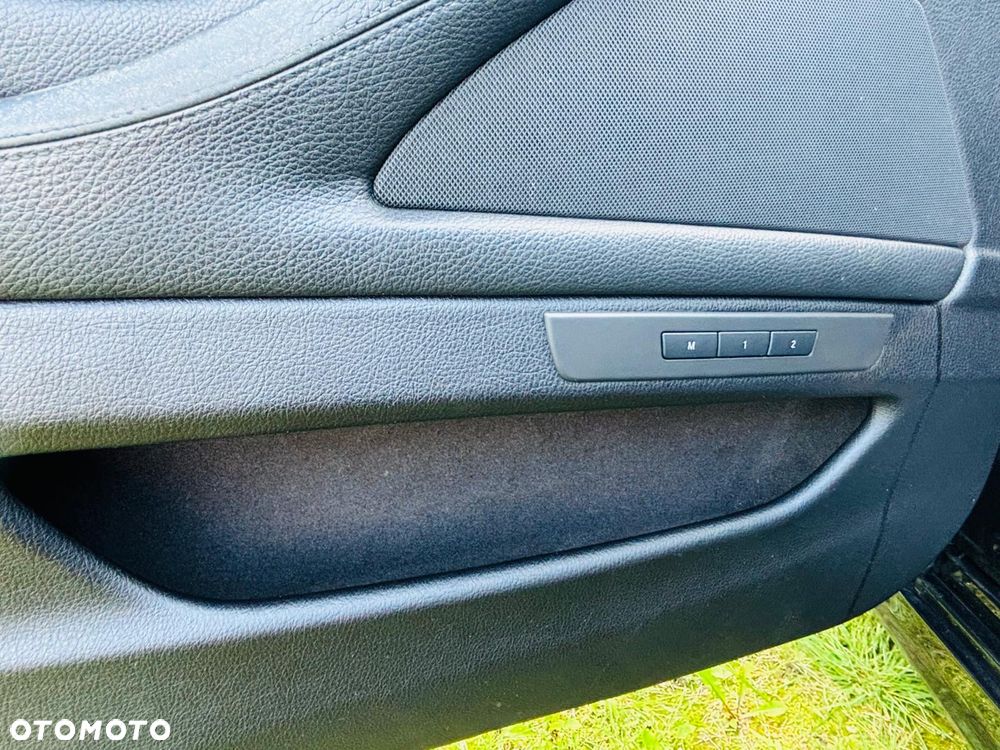 BMW Seria 5 535i Sport-Aut Luxury Line - 21