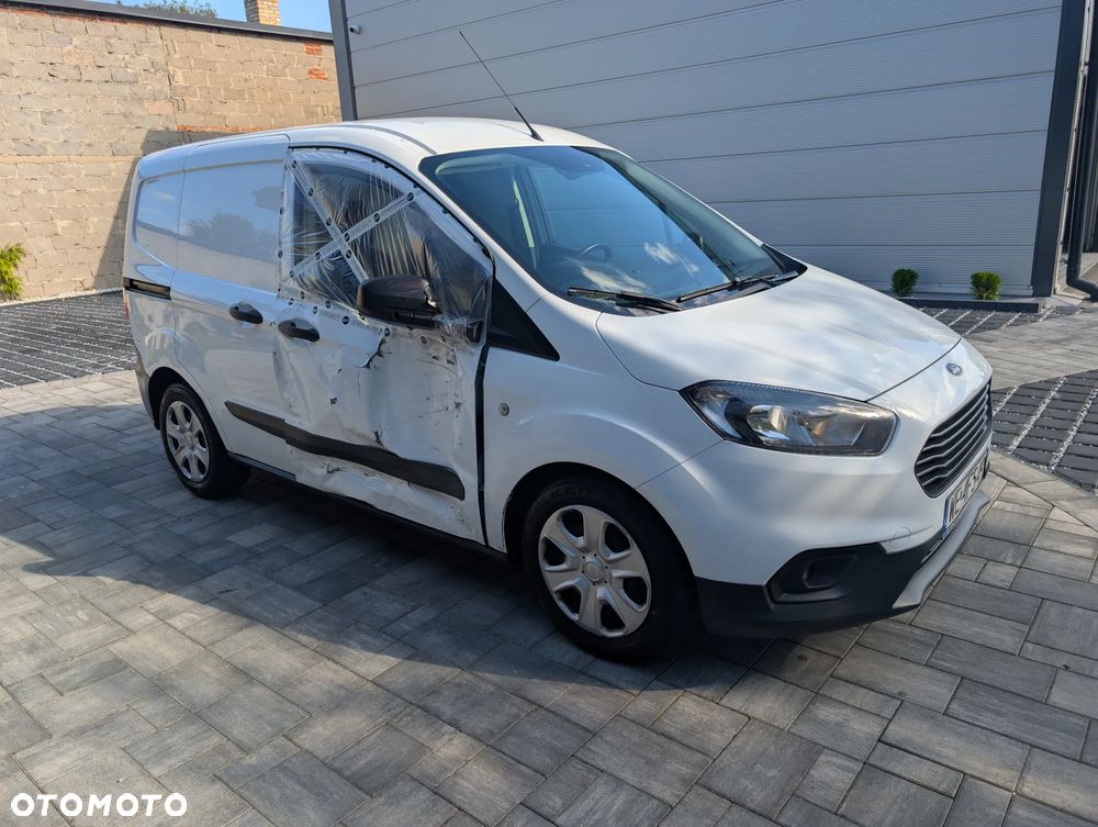 Ford Transit Courier - 10