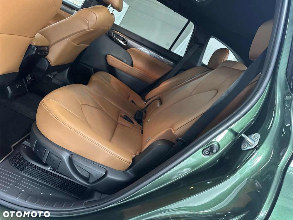 Toyota Highlander 2.5 Hybrid Executive Style - 16