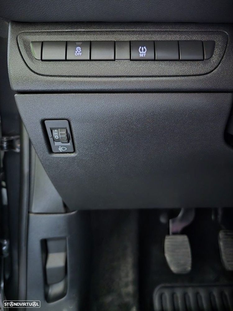 Peugeot 208 1.2 PureTech Active - 21