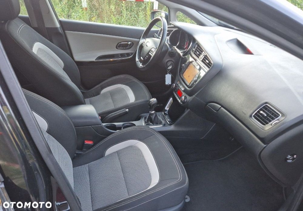 Kia Ceed 1.6 GDI Fifa World Cup Edition - 32