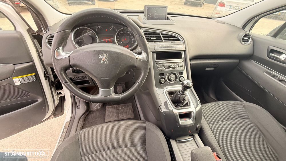 Peugeot 5008 - 14
