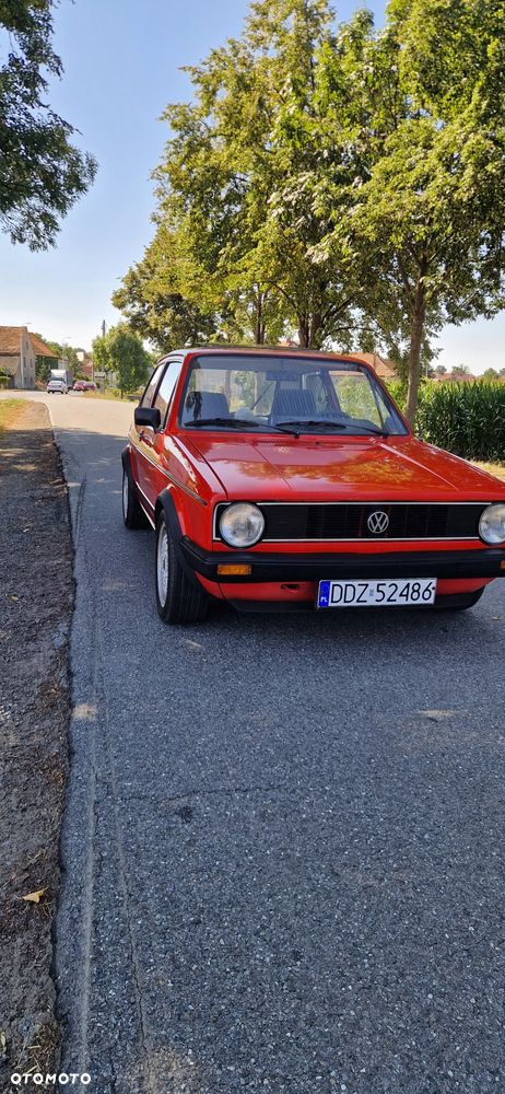 Volkswagen Golf - 1