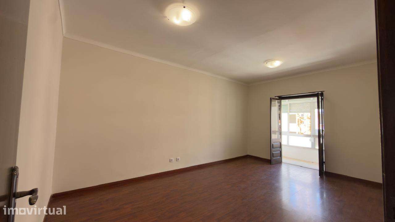 T2 - Renovado / Sotão / Cozinha Equipada - Montijo - Grande imagem: 3/11